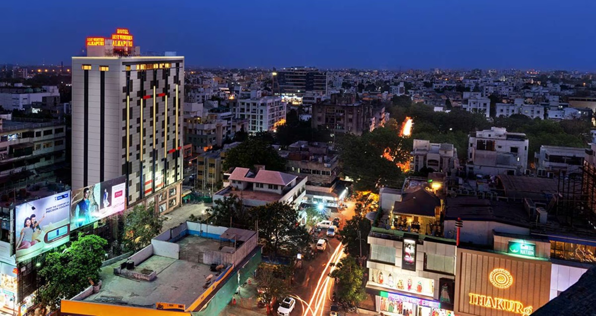 Alkapuri – The High-End Shopping District