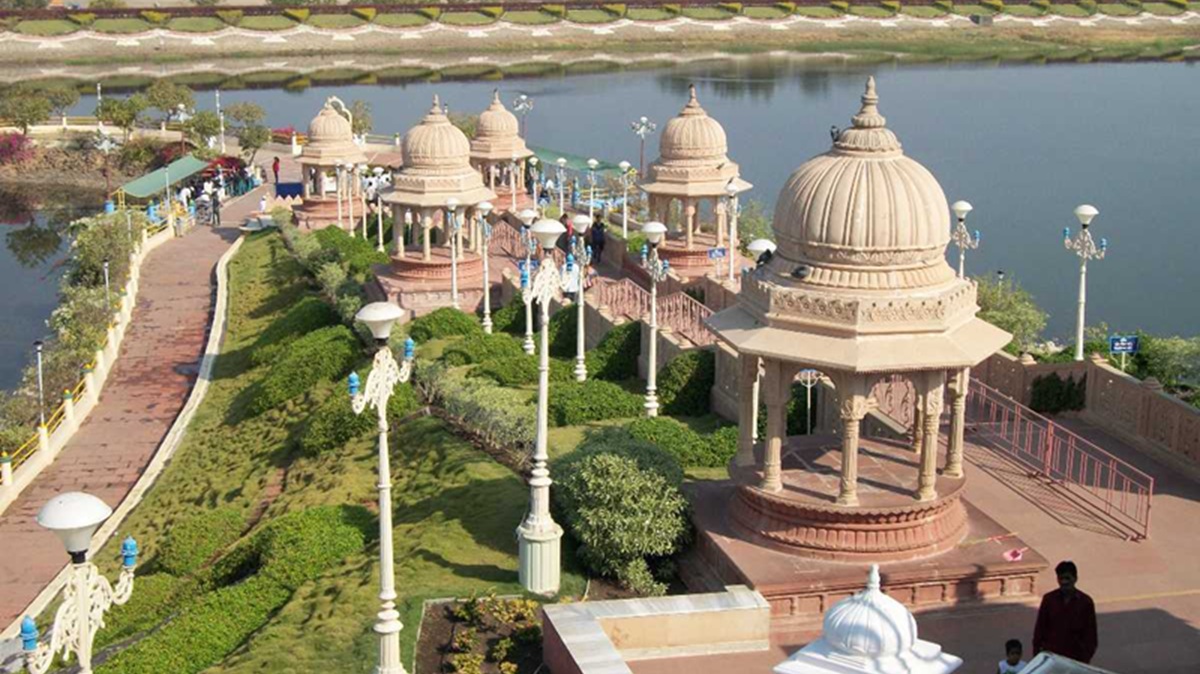 First Impressions: What It Feels Like to Arrive in Vadodara