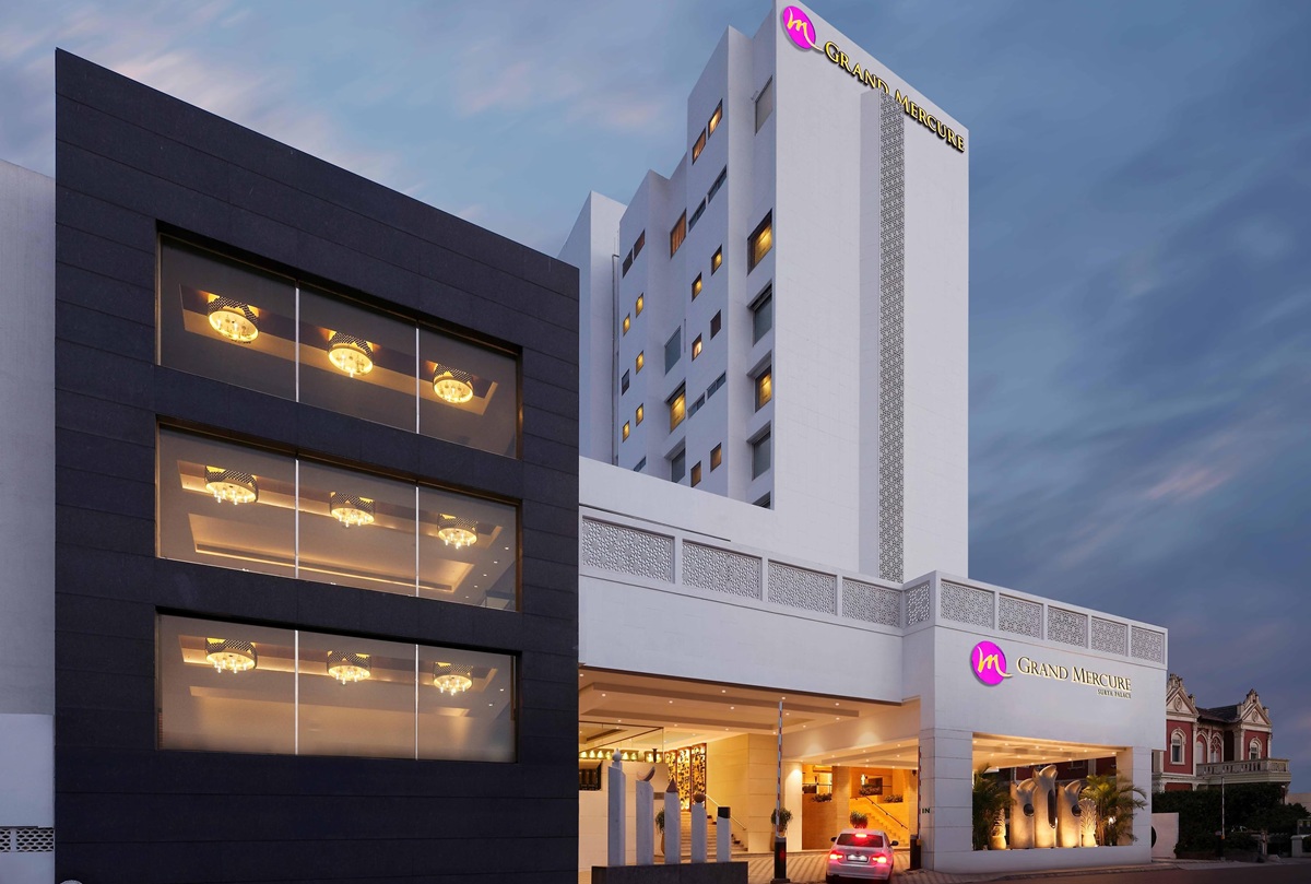 Hostels & Backpacker Options