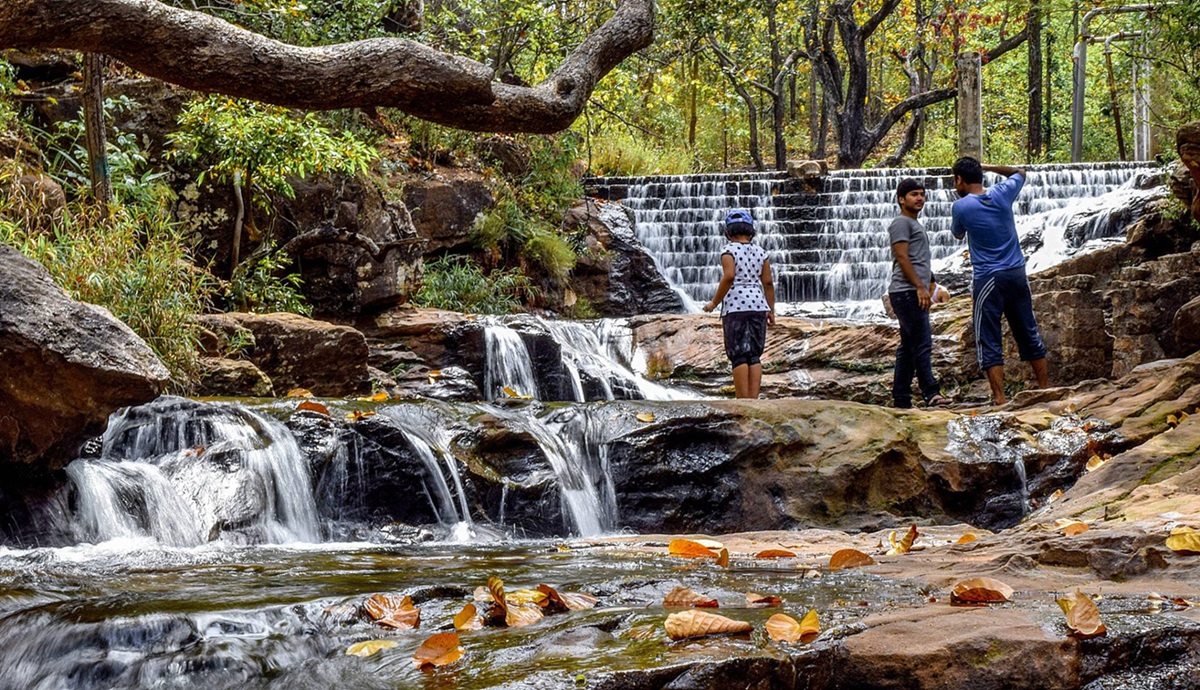 Bee Falls, Pachmarhi