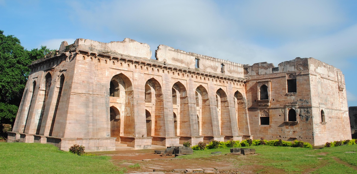 Hindola Mahal: The Swinging Palace
