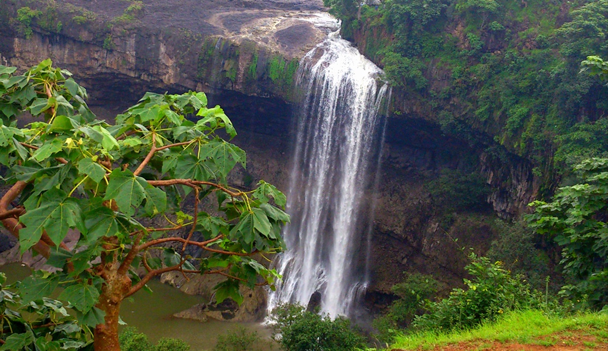 Tincha Falls, Indore region