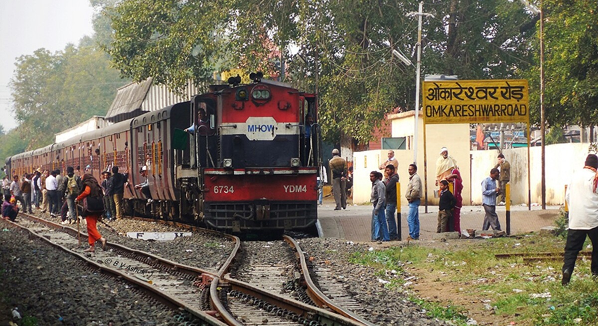 Nearest Railway Station to Omkareshwar – Complete List & Comparison