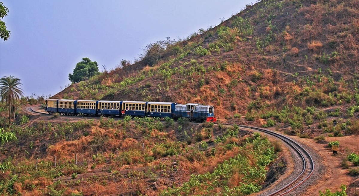 Where Does the Valley Queen Train Run?