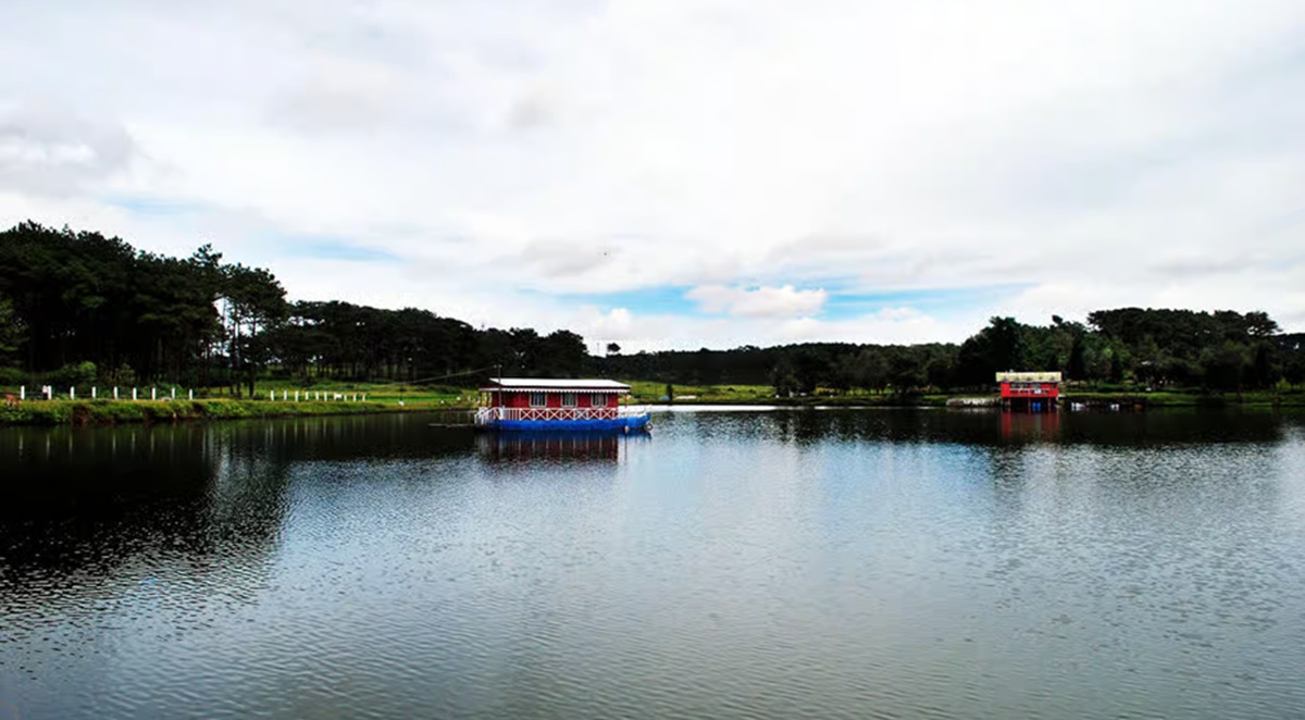 Thadlaskein Lake – Legends Beneath Still Waters