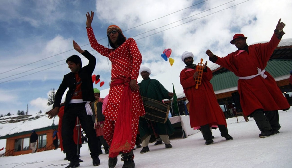 Gulmarg Winter Festival – Snow Sports & Kashmiri Culture