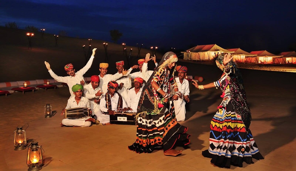 Cultural Evenings Under the Desert Sky