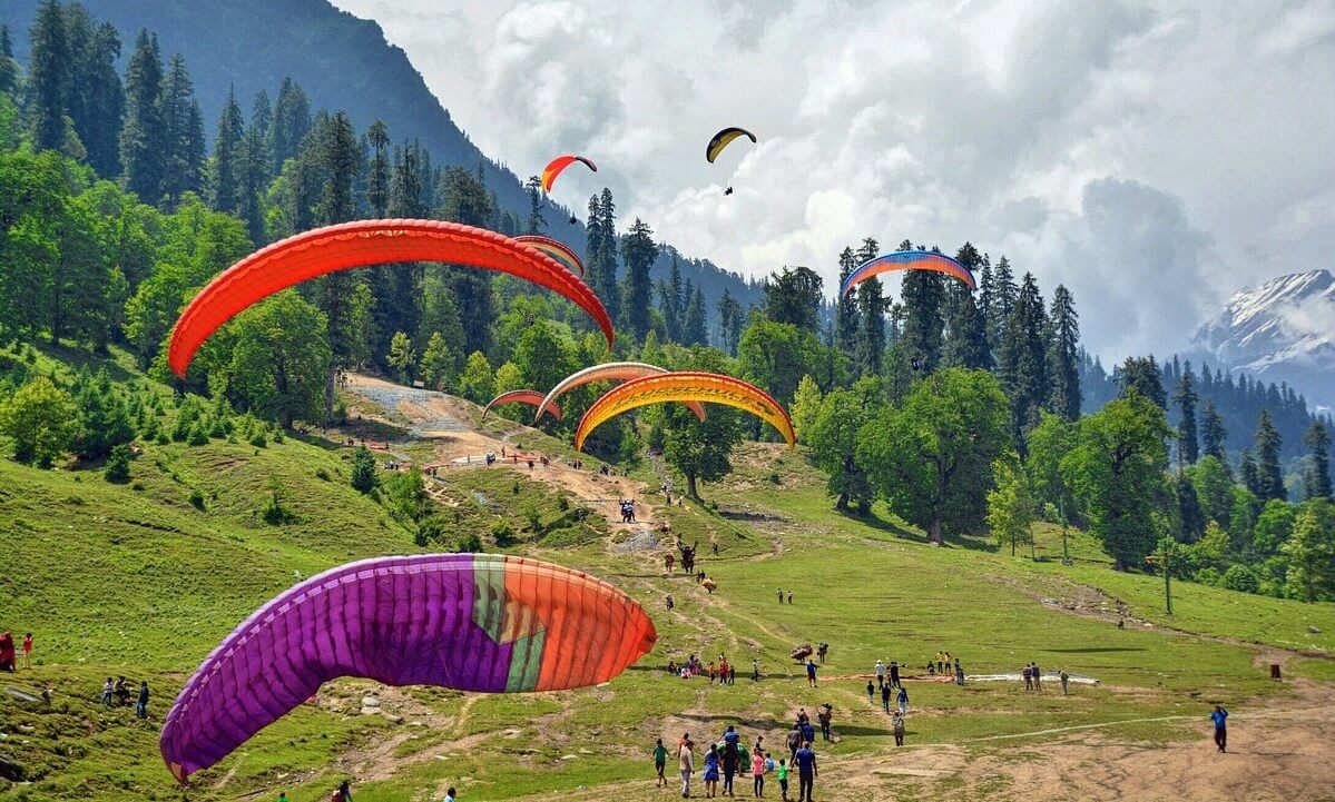 Paragliding in Solang Valley
