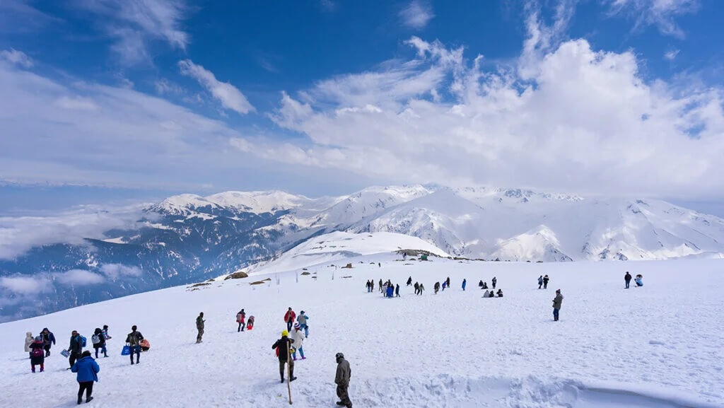 Apharwat Peak Area Gulmarg