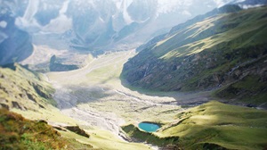 Hiking to Beas Kund
